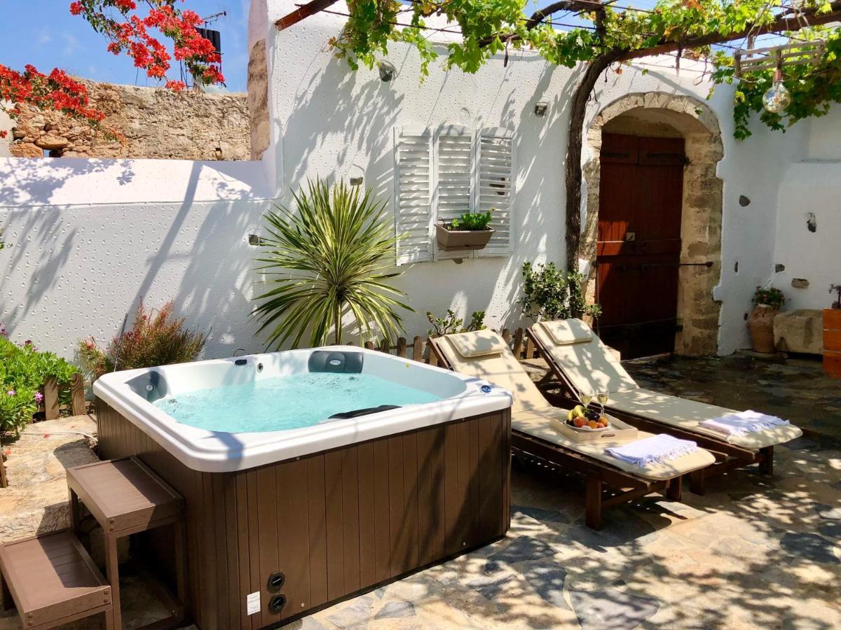 Avli Traditional Home With Private Jacuzzi Hersonissos  Exteriör bild